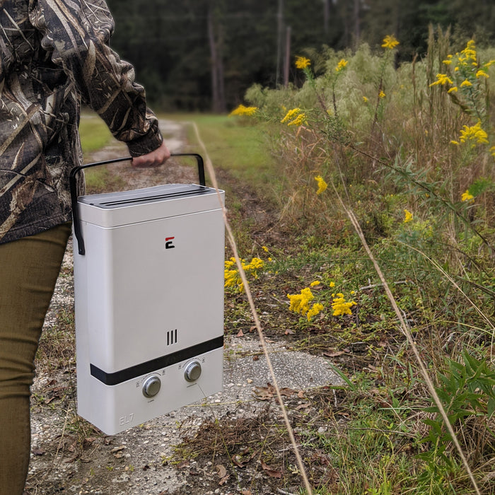 Eccotemp Luxé 1.85 GPM Portable Outdoor Tankless Water Heater w/ EccoFlo Diaphragm 12V Pump and Strainer